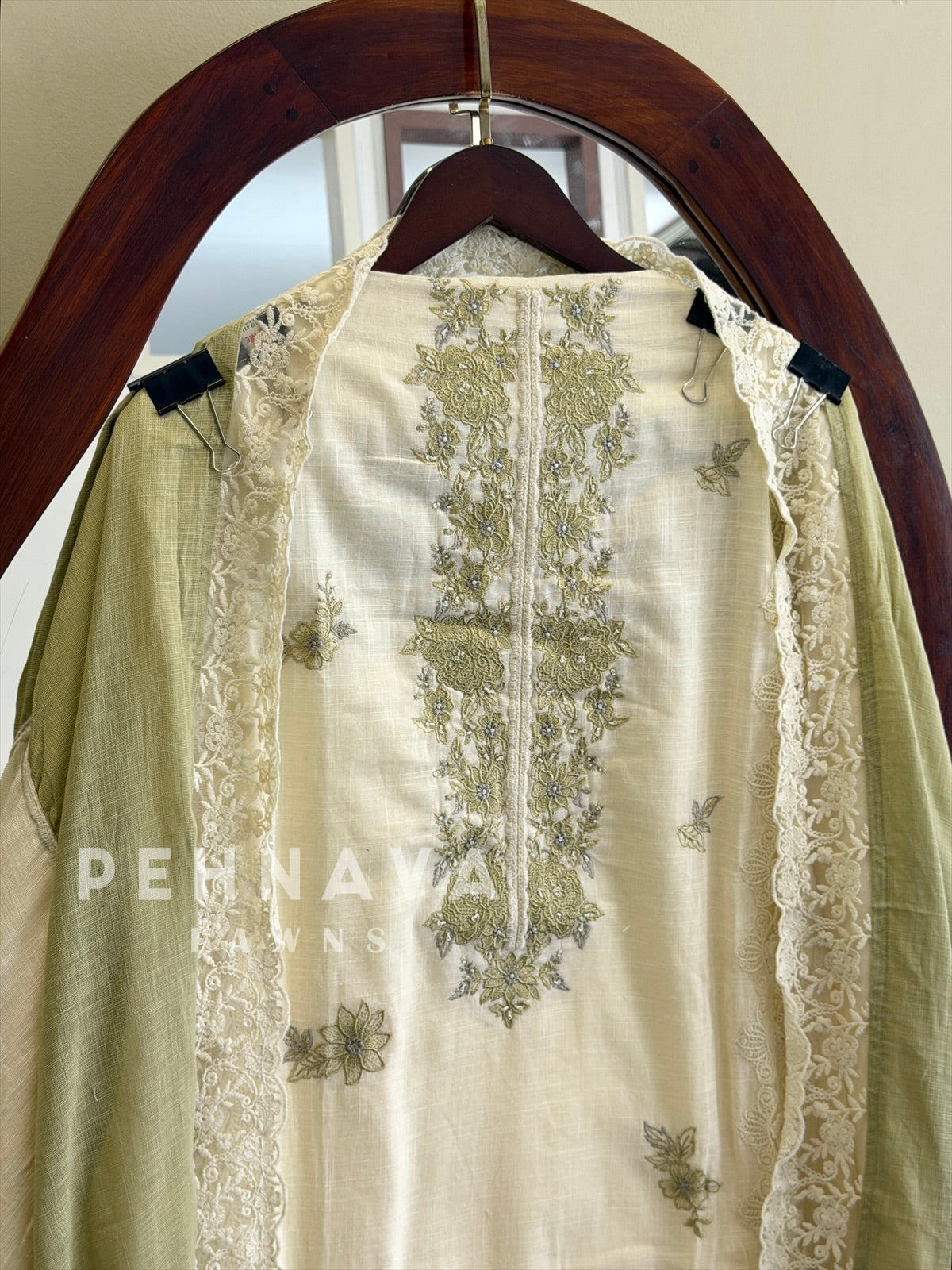 Floral Embroidered Linen Unstitched Suit L-90