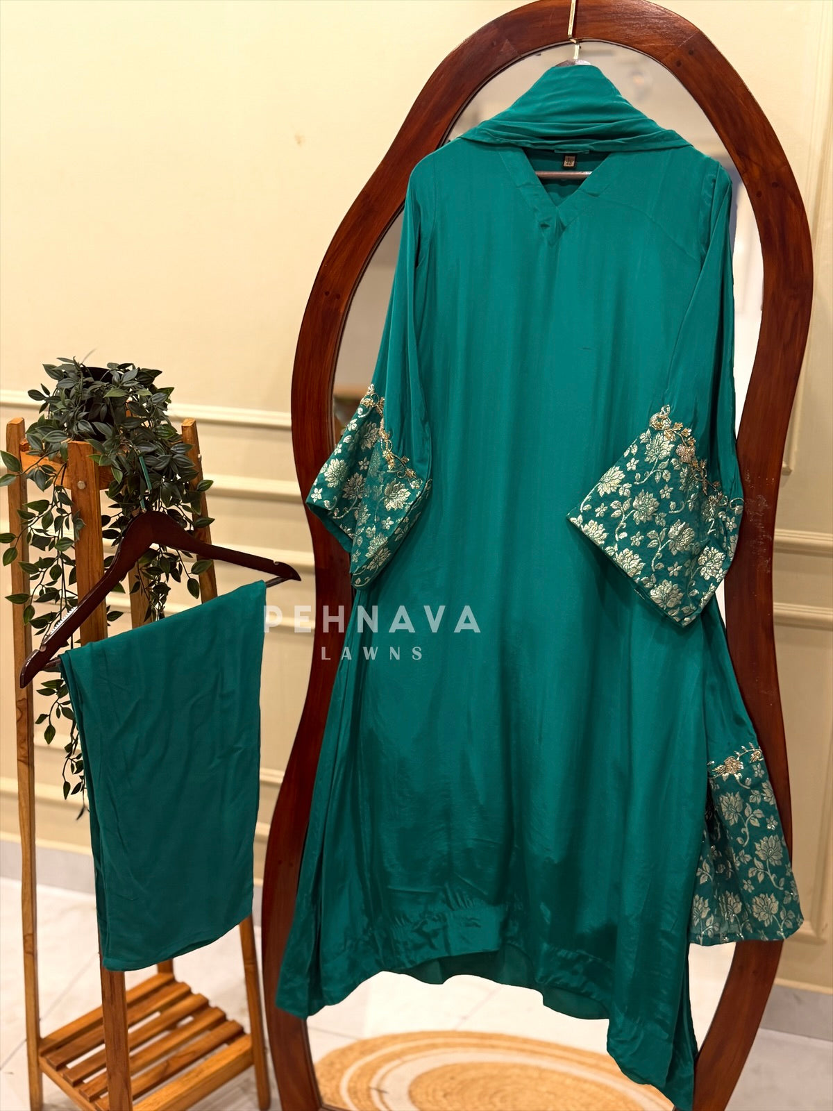Banarasi Woven Suit Set -RR252