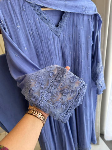 Muslin silk pleated A-line suit