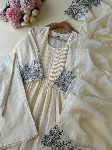 Cotton suit with knot-work detailings-4049