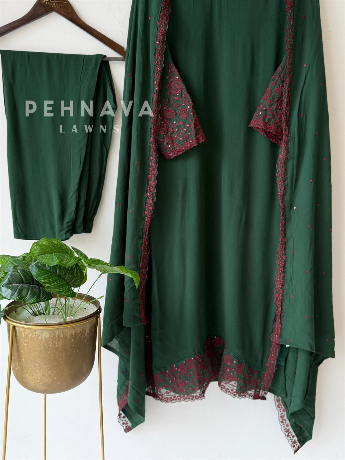 Lace‑Trimmed Embroidered Ensemble-16344