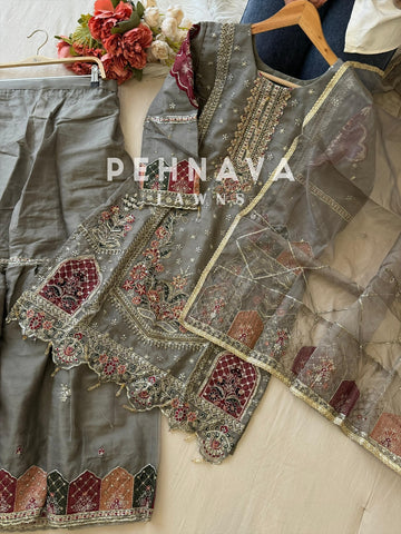 Royal Organza Party wear Embellished Suit 5187 - Pehnava Lawns