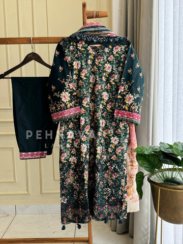 Printed Suit ft Embroidered  and lace detailing-1210 - Pehnava Lawns