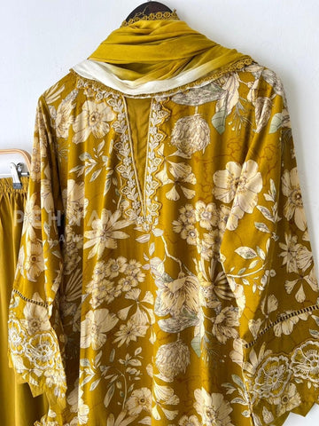 New Floral Embroidery Kurtha Suit-15118