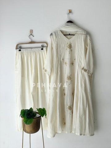 Rose Embroidered Panel Three Piece Set-N3022
