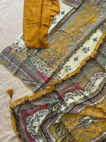 Muslin Hand detailed suit -156