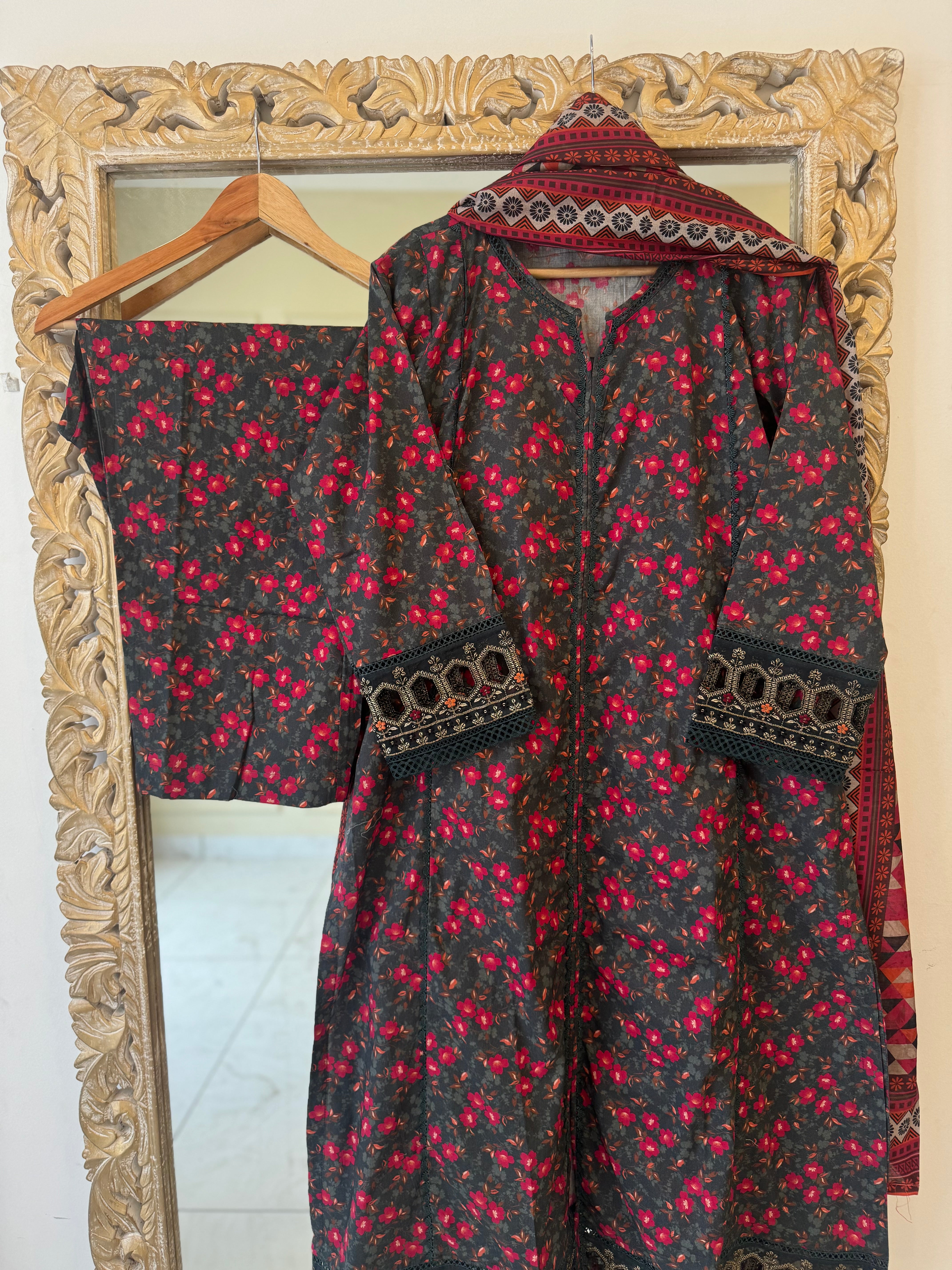 Pure Lawn Suit with embroidered patches and lace detailings-Sd5