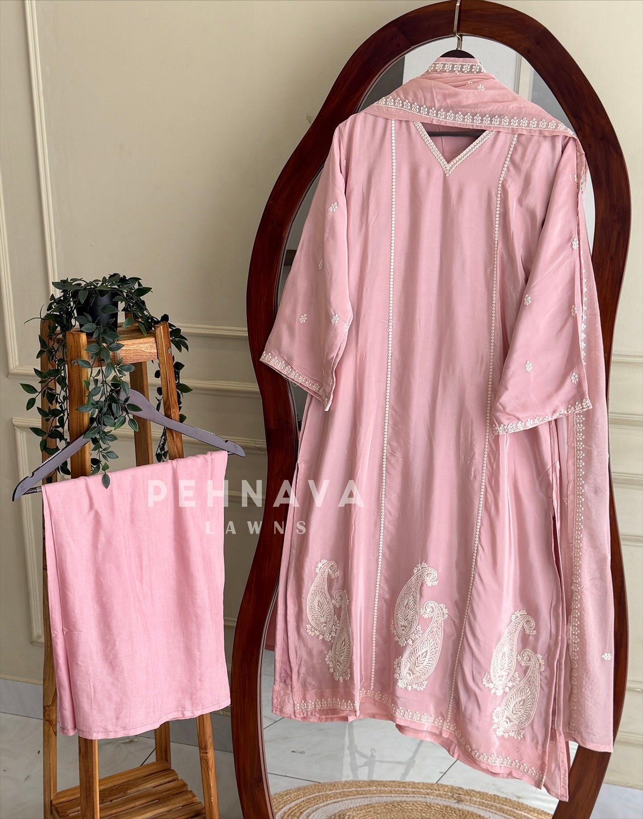 V-Neck Paisley Embroidered Suit-SN6018
