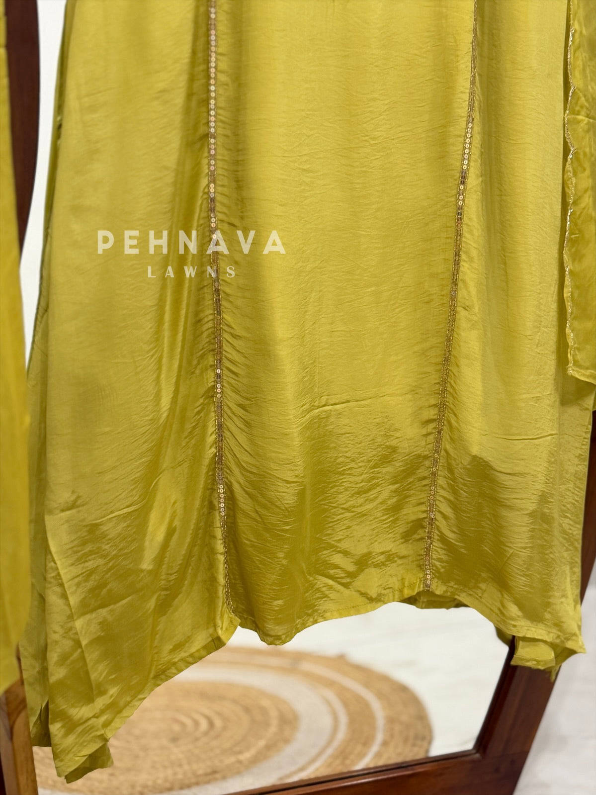Handworked Tissue Yoke Detailed Ensemble