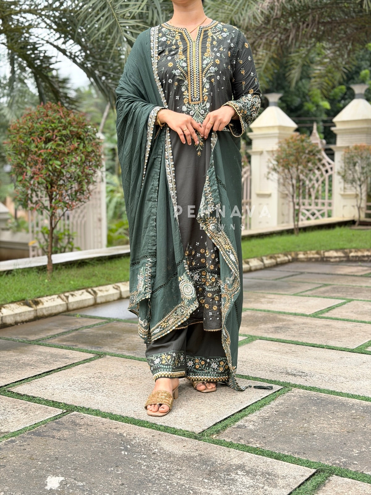 Paisley Embroidered Farshi Salwar T1132