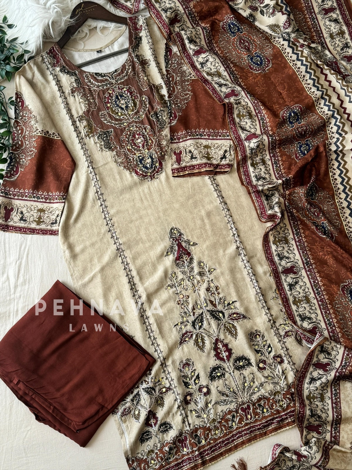 Muslin Suit Set - Pehnava Lawns