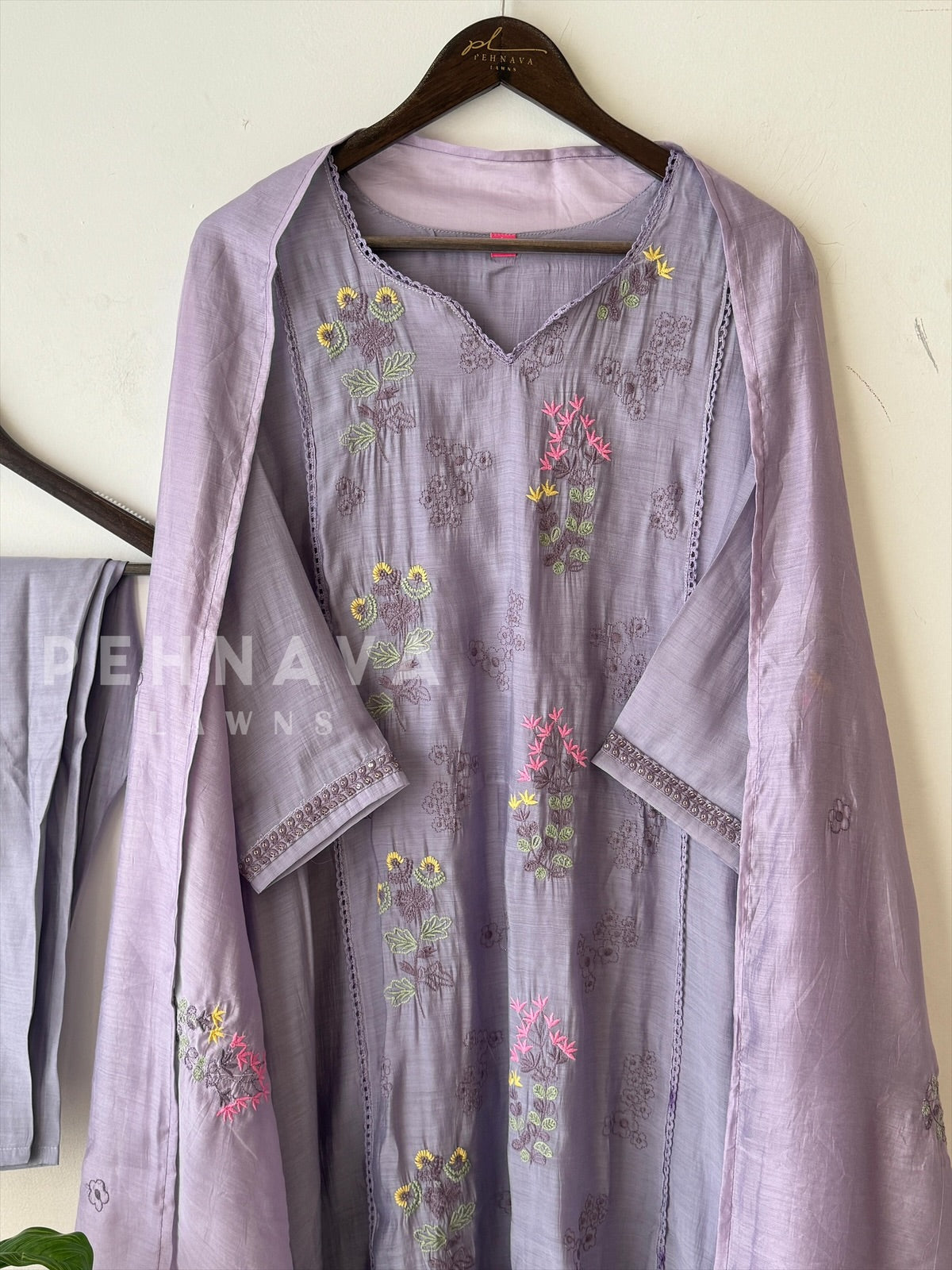 Floral Chanderi Ethnic Suit-3526 - Pehnava Lawns