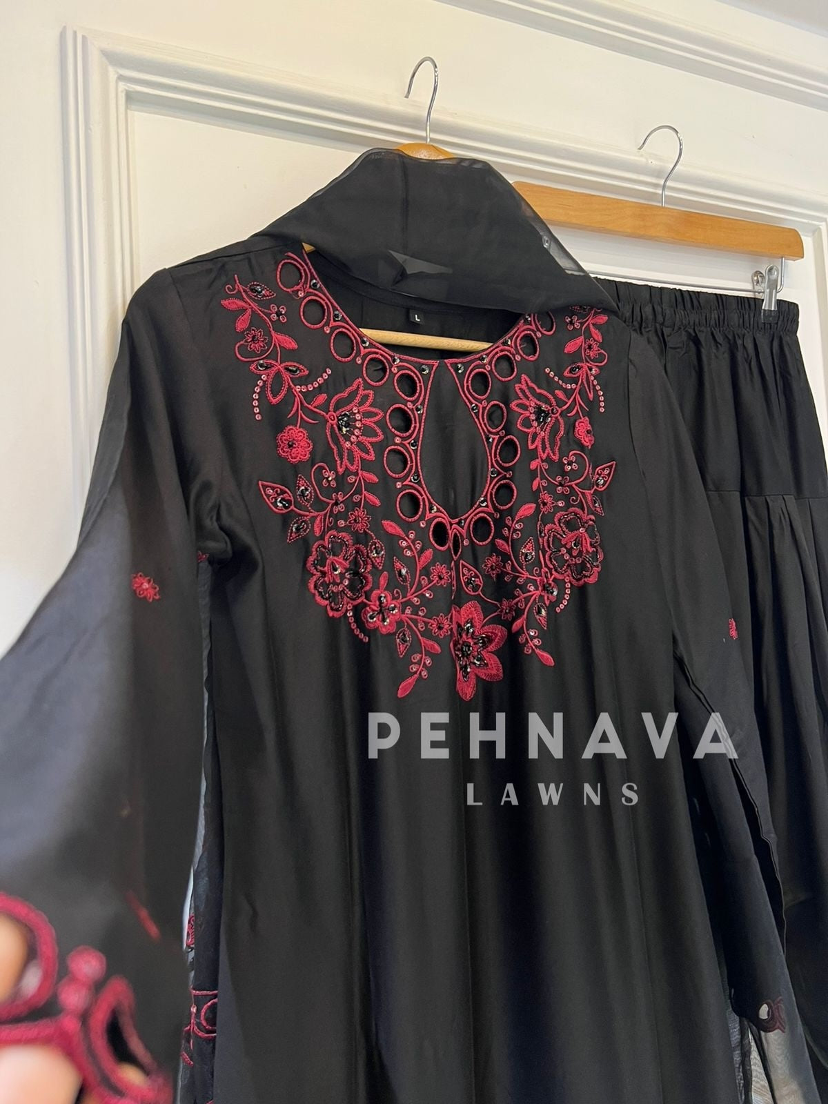 Best combo Farshi Salwar - Pehnava Lawns