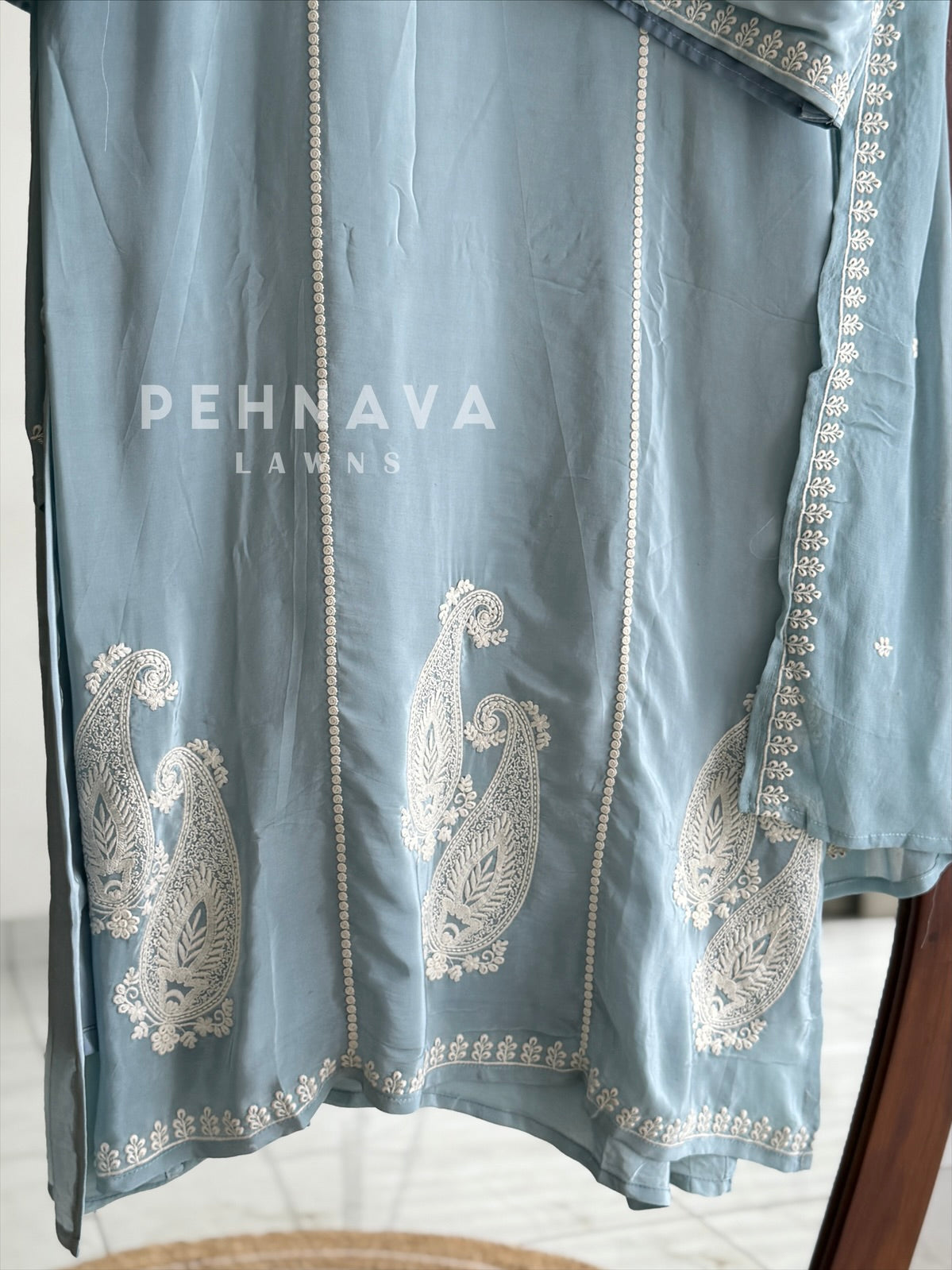 V-Neck Paisley Embroidered Suit-SN6018