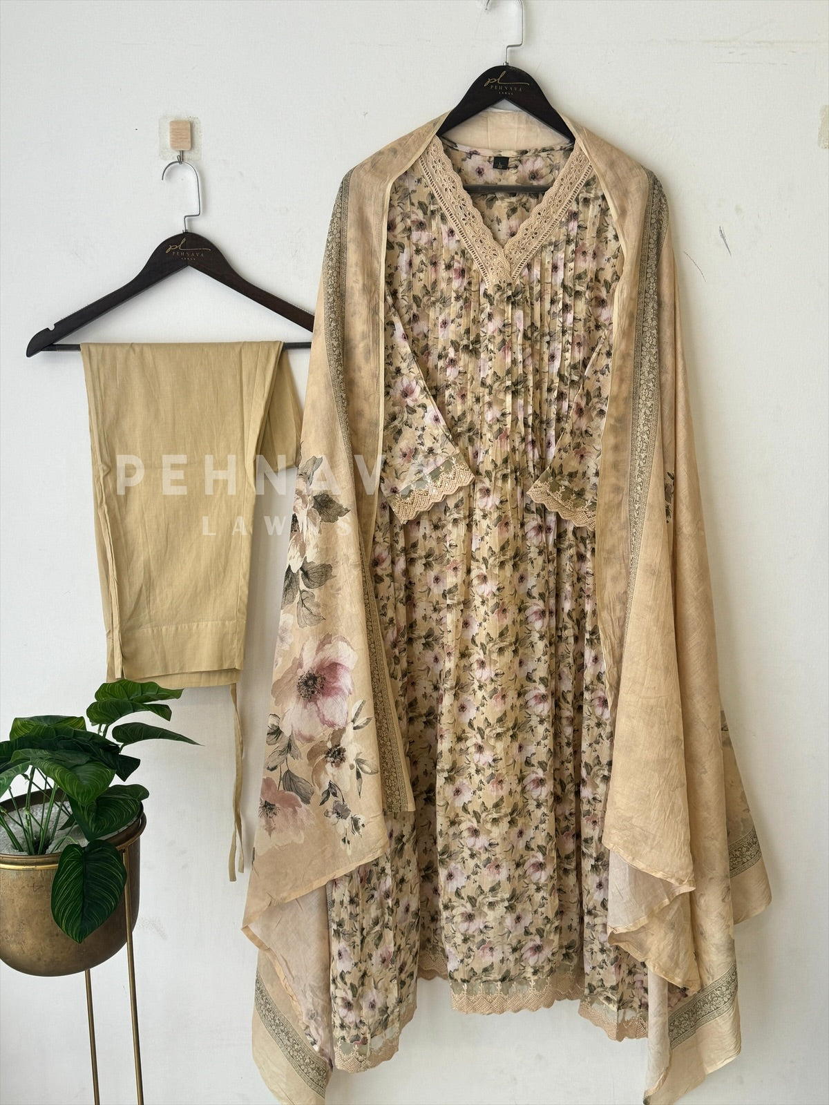 Soft Linen Pleated Lace Suit Set