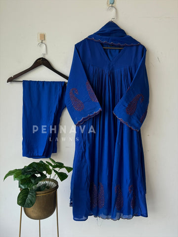 Classic Paisley Chanderi Suit [6-8 Dispatching time] - Pehnava Lawns