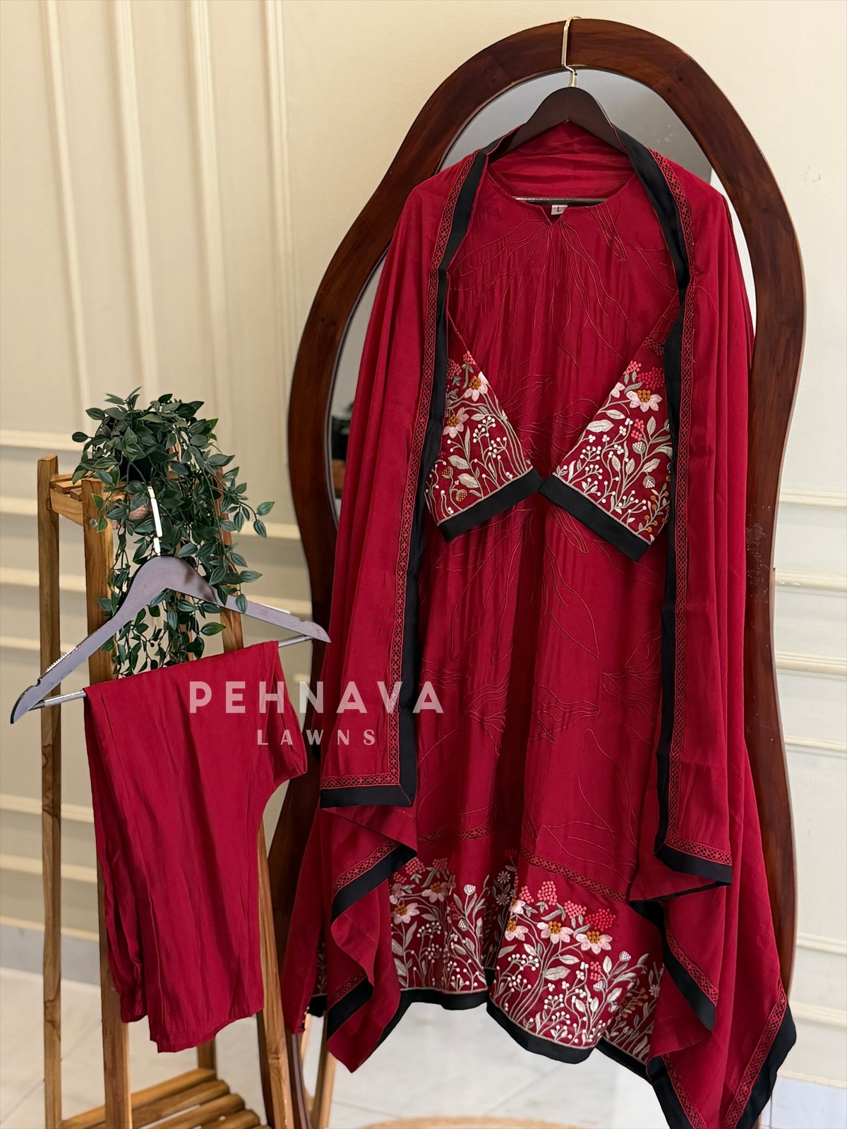 Floral Embroidered Suit Set 13186