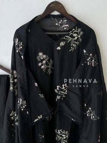 Embroidered Floral Kurta with Lace‑Trim Suit-4138 - Pehnava Lawns