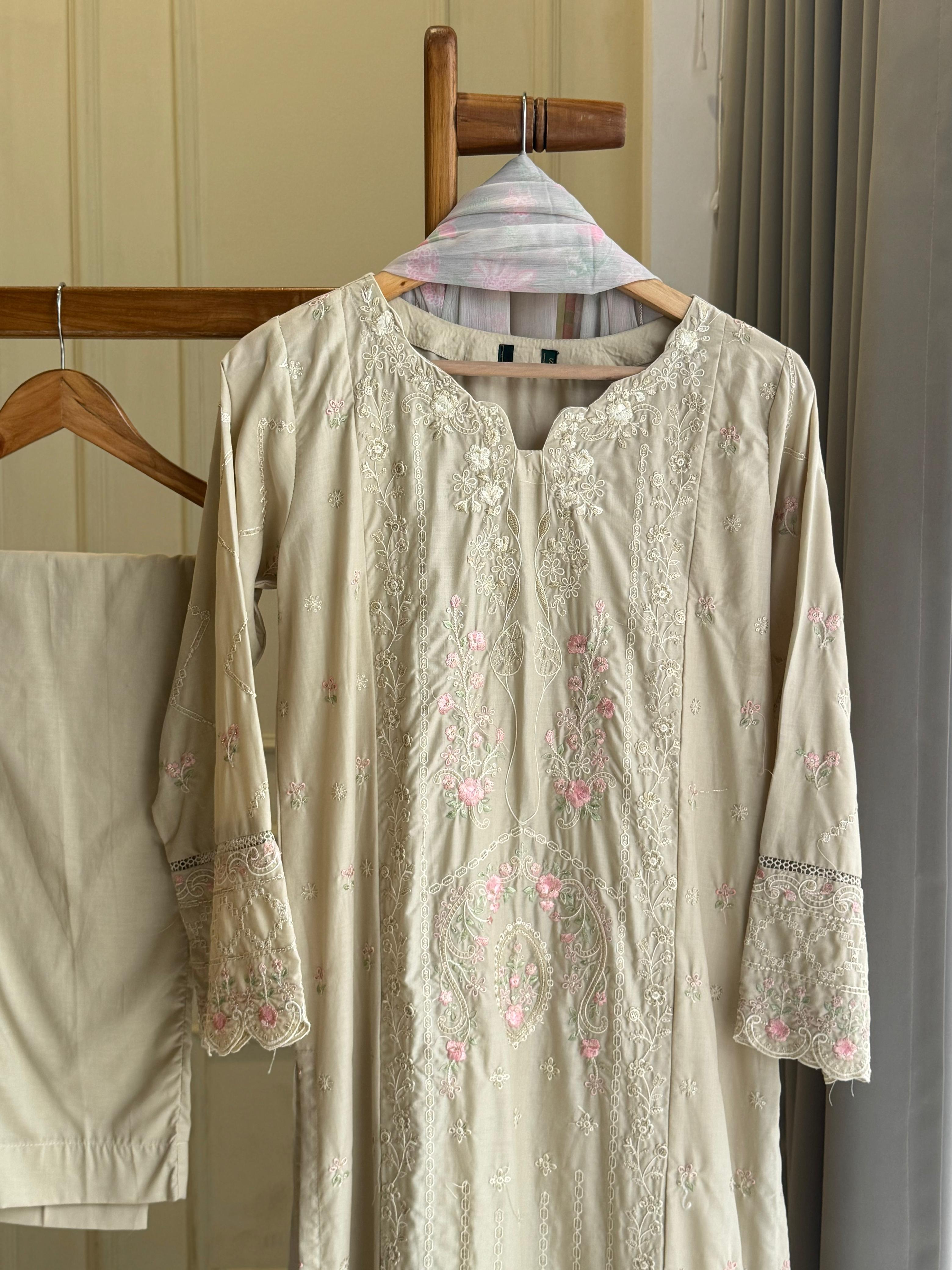 Binsaeed Pakistani Embroidered lawn Suit-0861