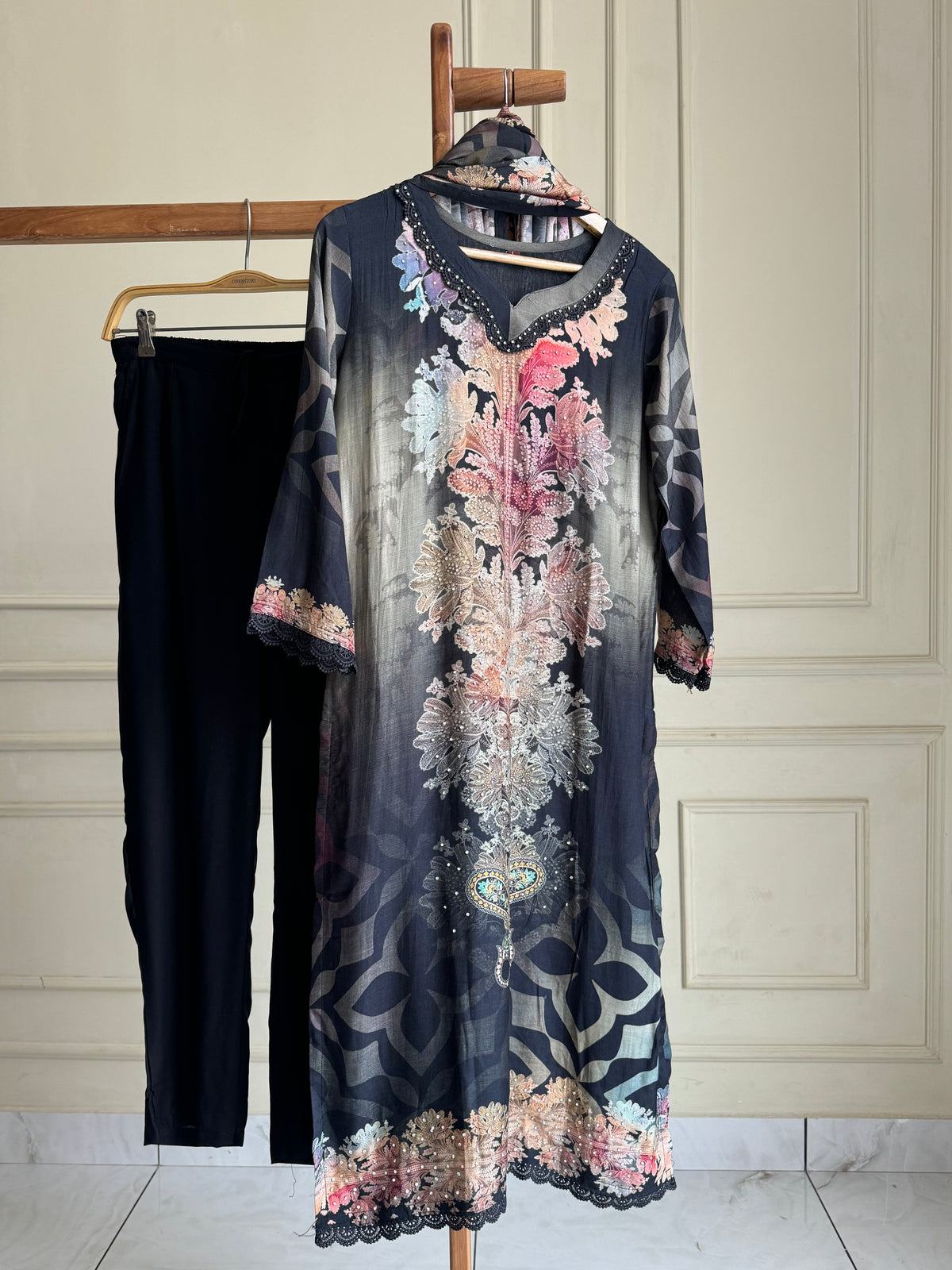 Muslin Hand detailed suit -M75