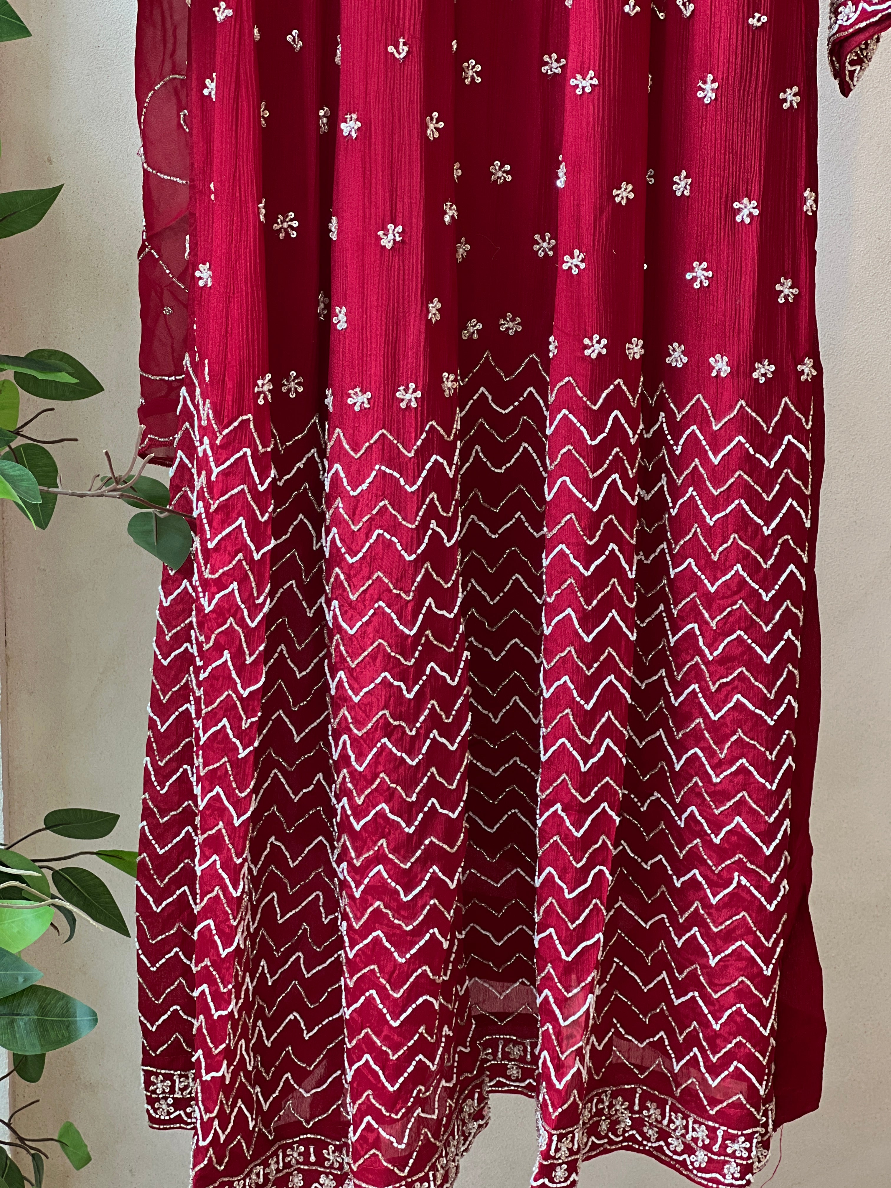 Scalloped Handwork Suit Set