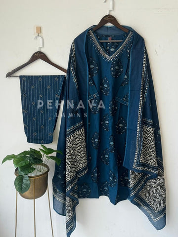 Printed Three-Piece Suit Set-17033 - Pehnava Lawns