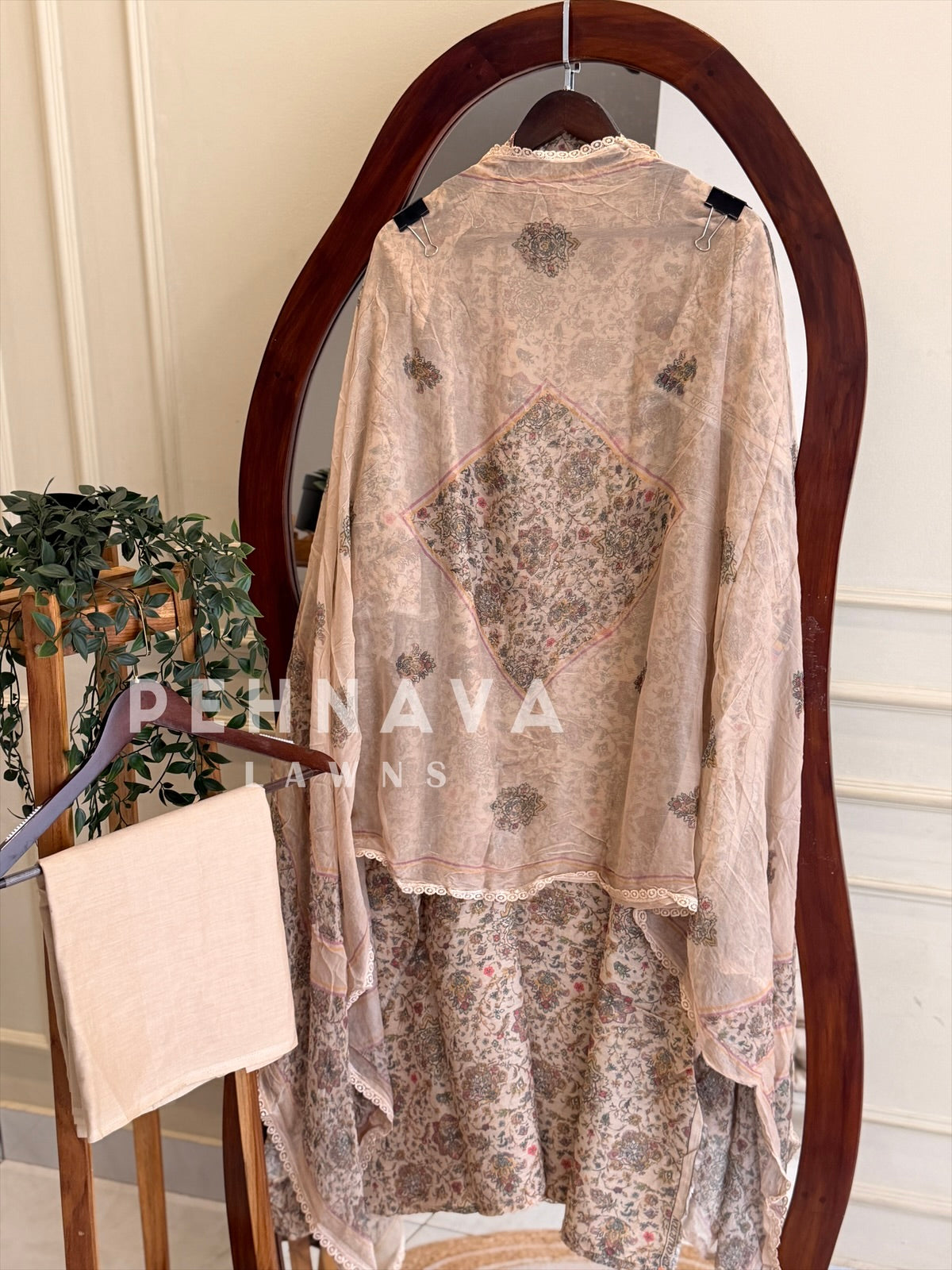 Floral Printed Unstitched Suit (Dispatch Time 4-5 Days)