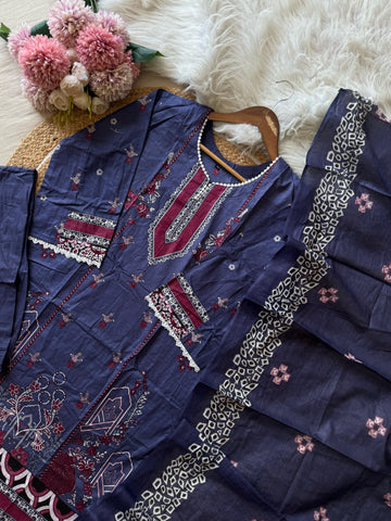 Cotton Pakistani Suit Featuring Laces and Pockets-1