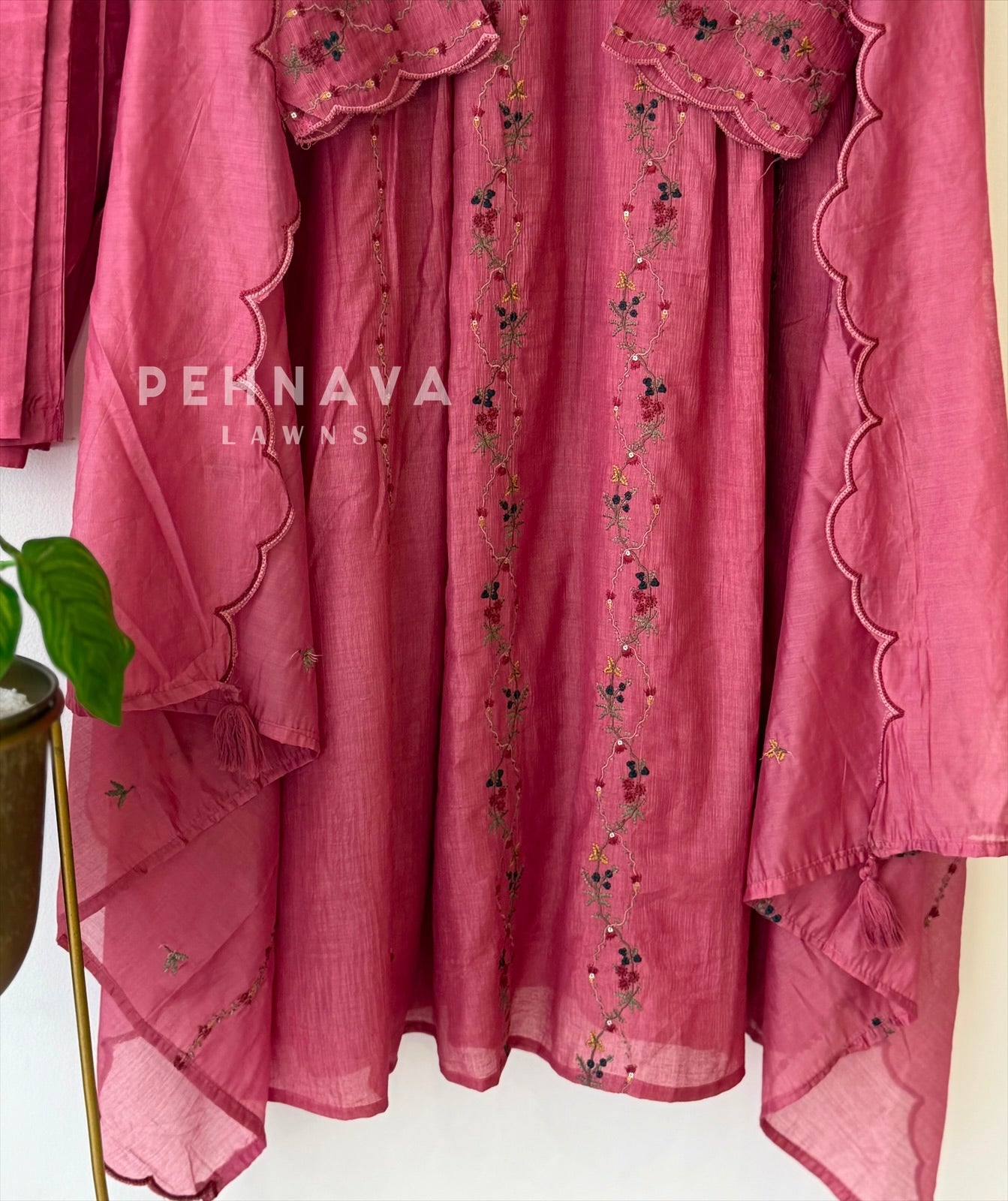 Embroidered Pleated Suit Set-13139 - Pehnava Lawns