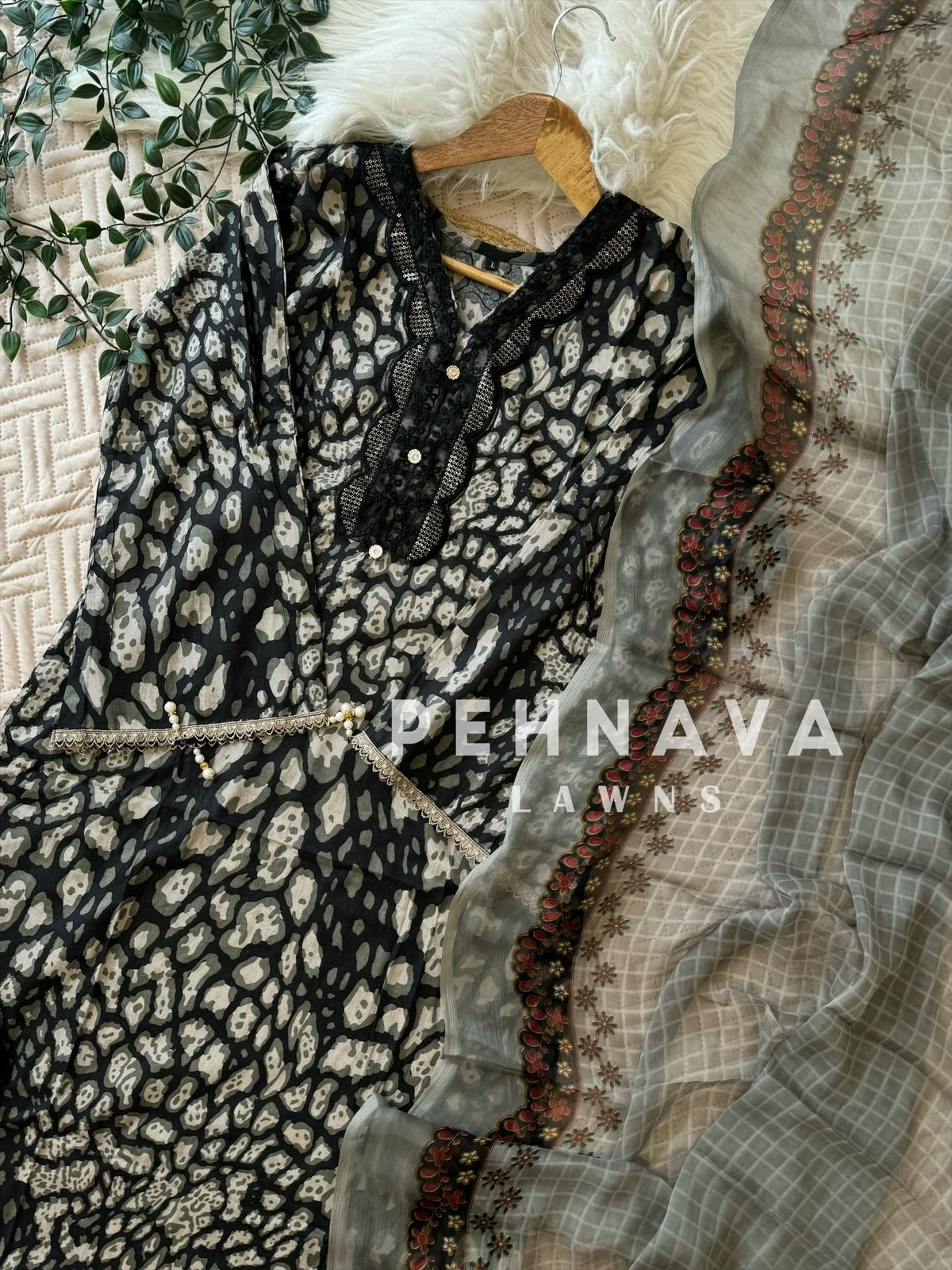 Stylish Black Patterned Suit-1292