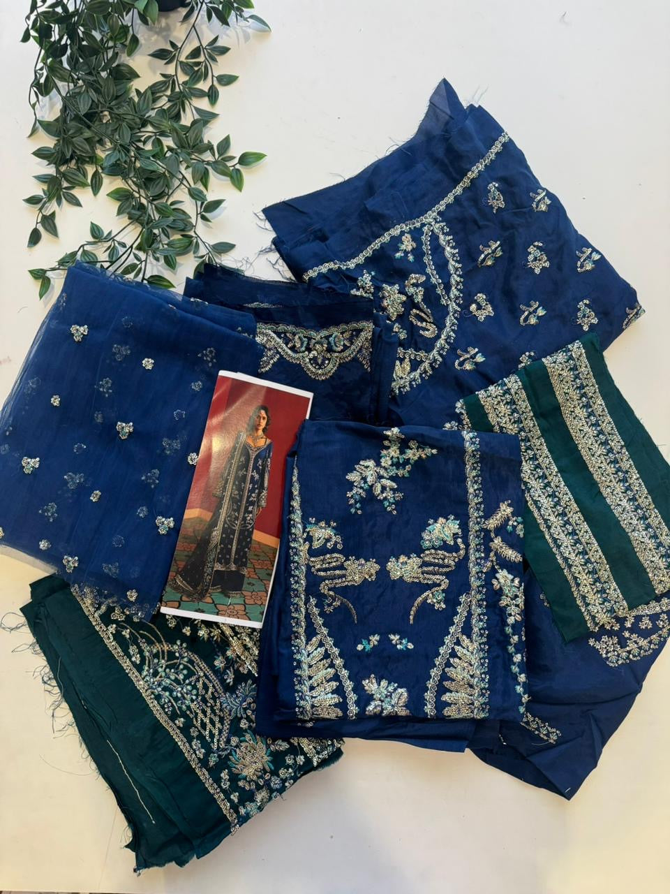 Afrozeh Premium Luxe Unstitched Suit-6