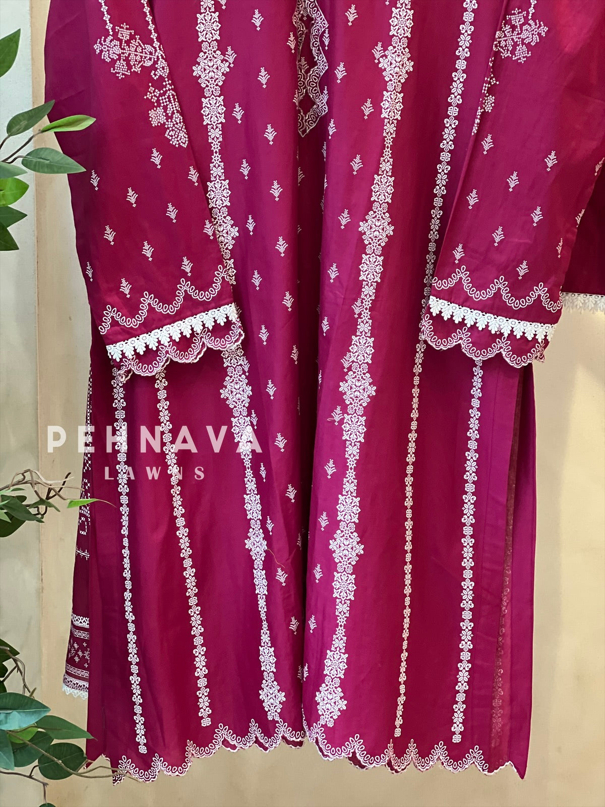 Luxurious trendy pure lawn