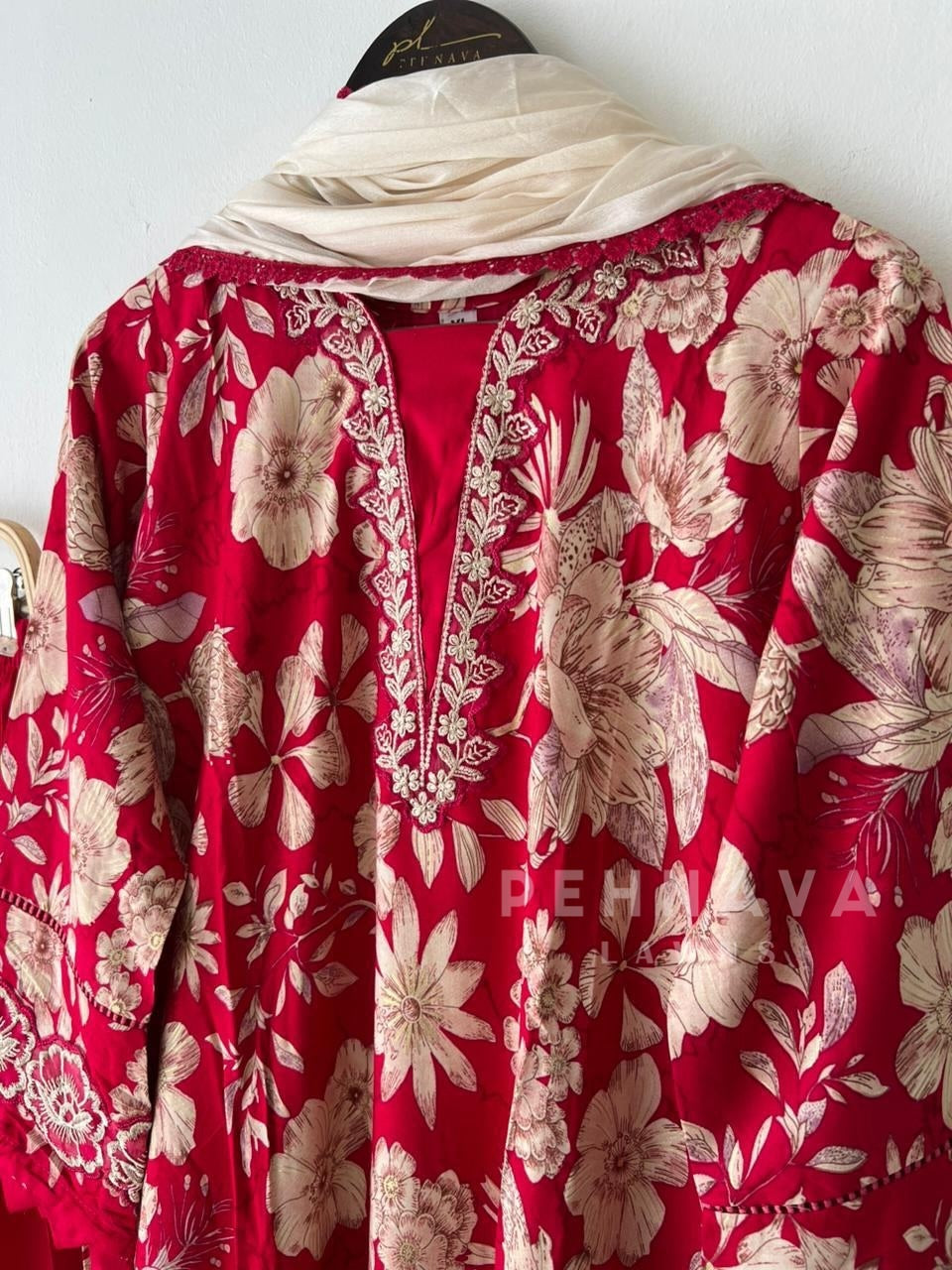 New Floral Embroidery Kurtha Suit-15118