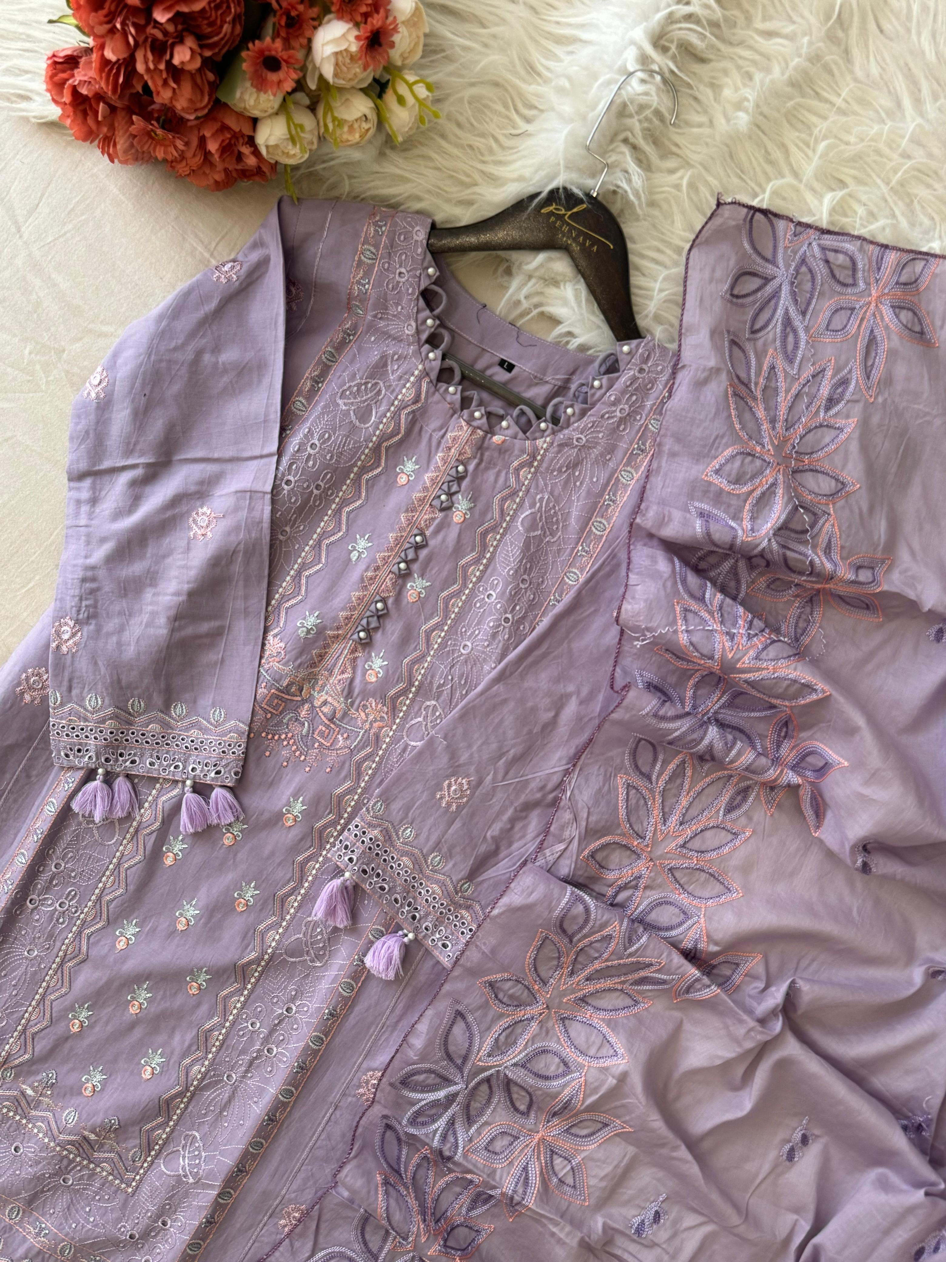 Premium Embroidered Pak-Suit Ft. Cotton Dupatta-Lavendar 3982 - Pehnava Lawns