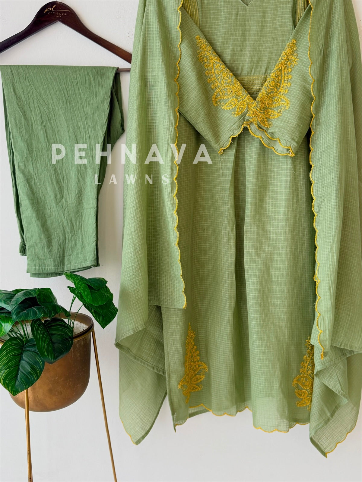 Cotacheck Embroidered Suit 13081