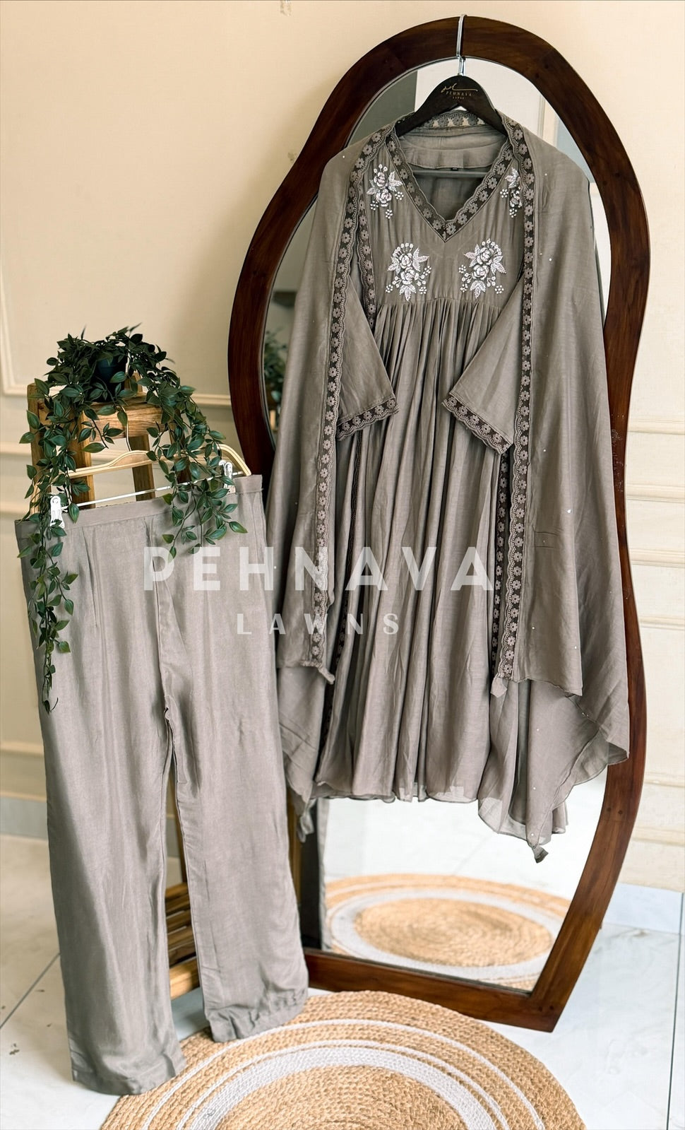 Lace-Trimmed Kurta Set