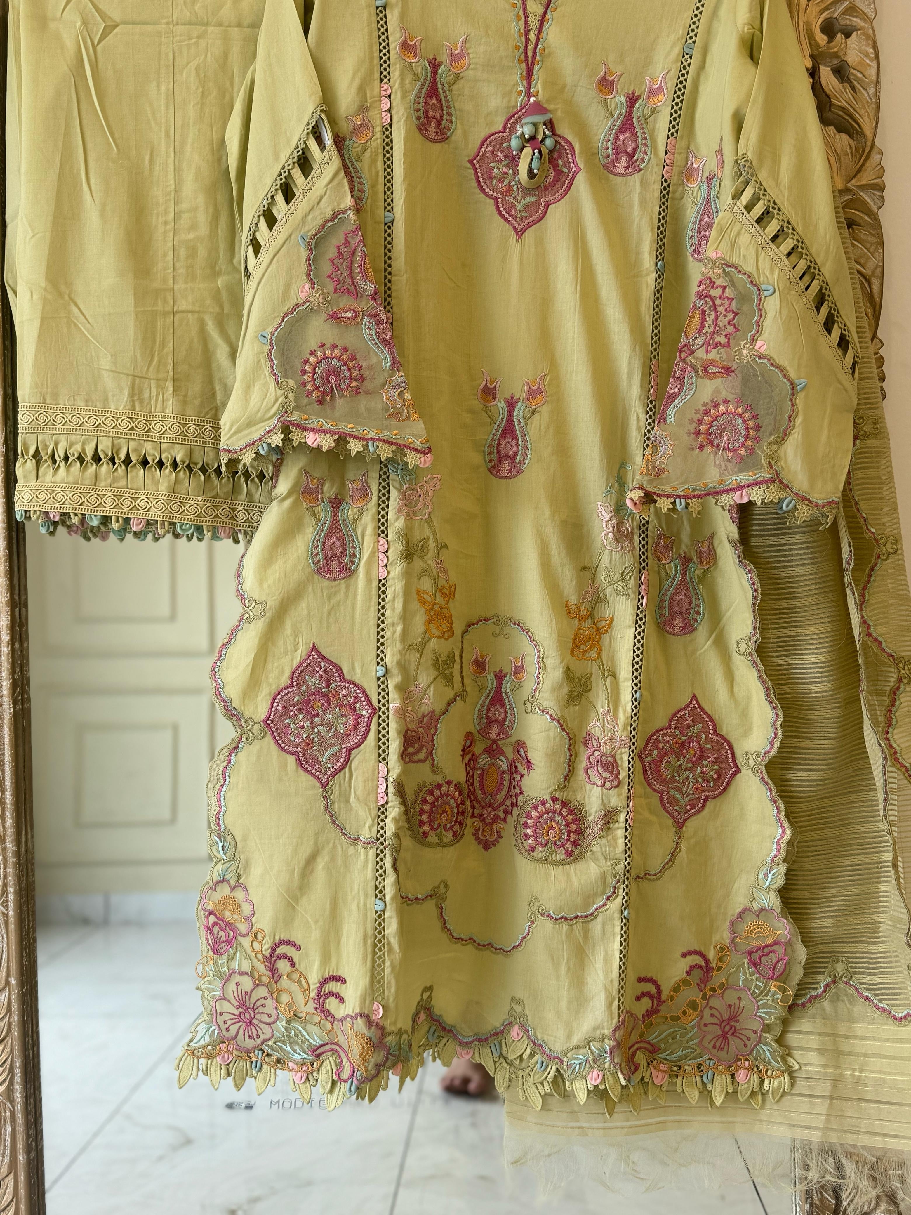 Qalamkar’s Pret Suit-1