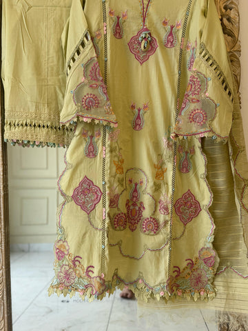 Qalamkar’s Pret Suit-1