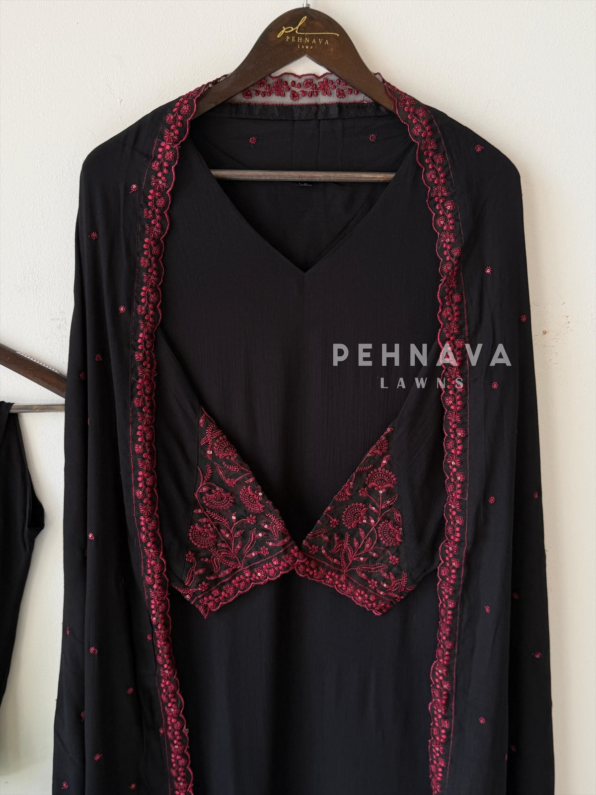 Lace‑Trimmed Embroidered Ensemble-16344