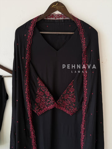 Lace‑Trimmed Embroidered Ensemble-16344
