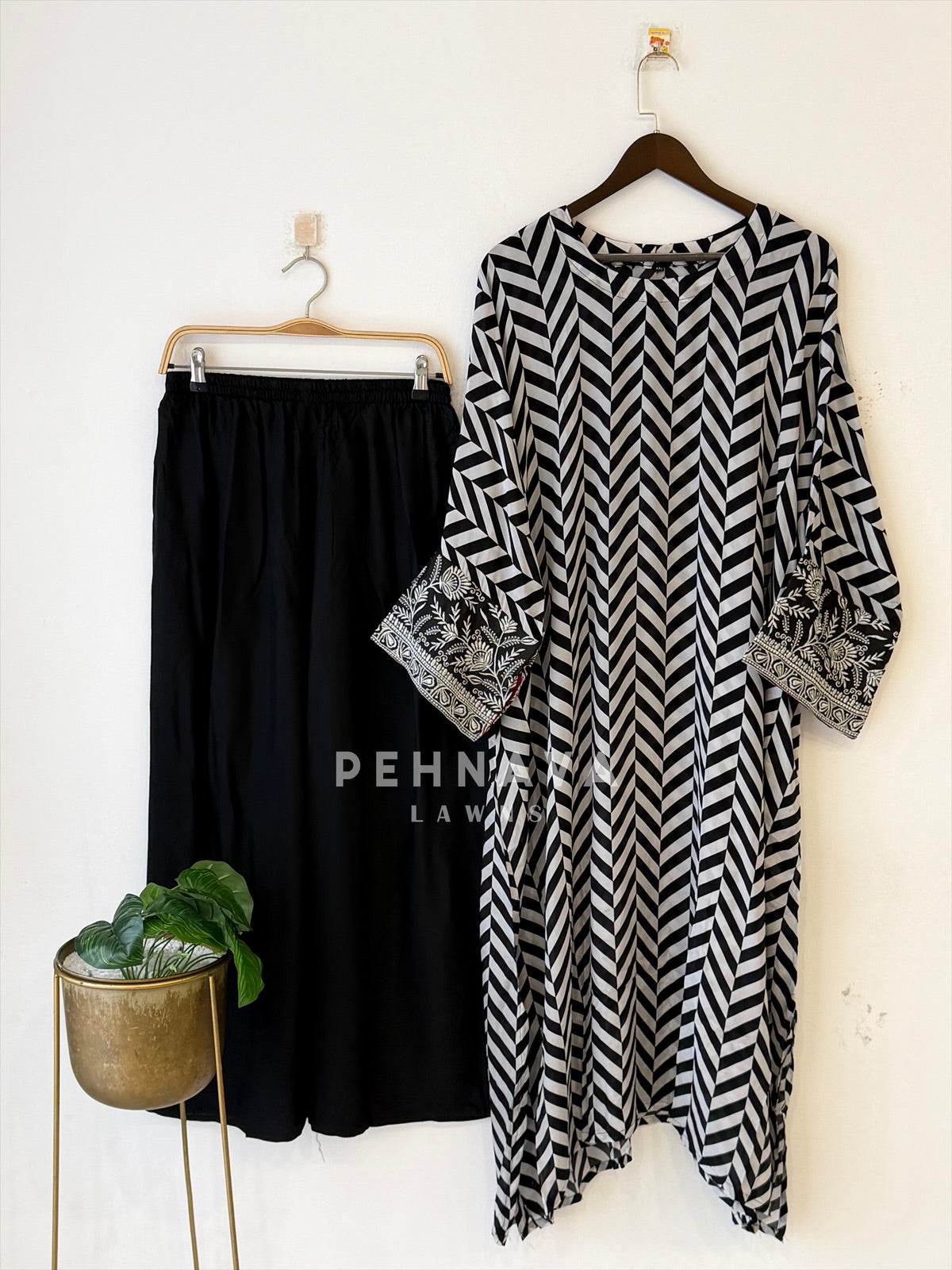 Sleeve Embroidered Two Piece Set 5197