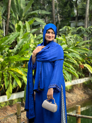 Contrast Border With Dupatta