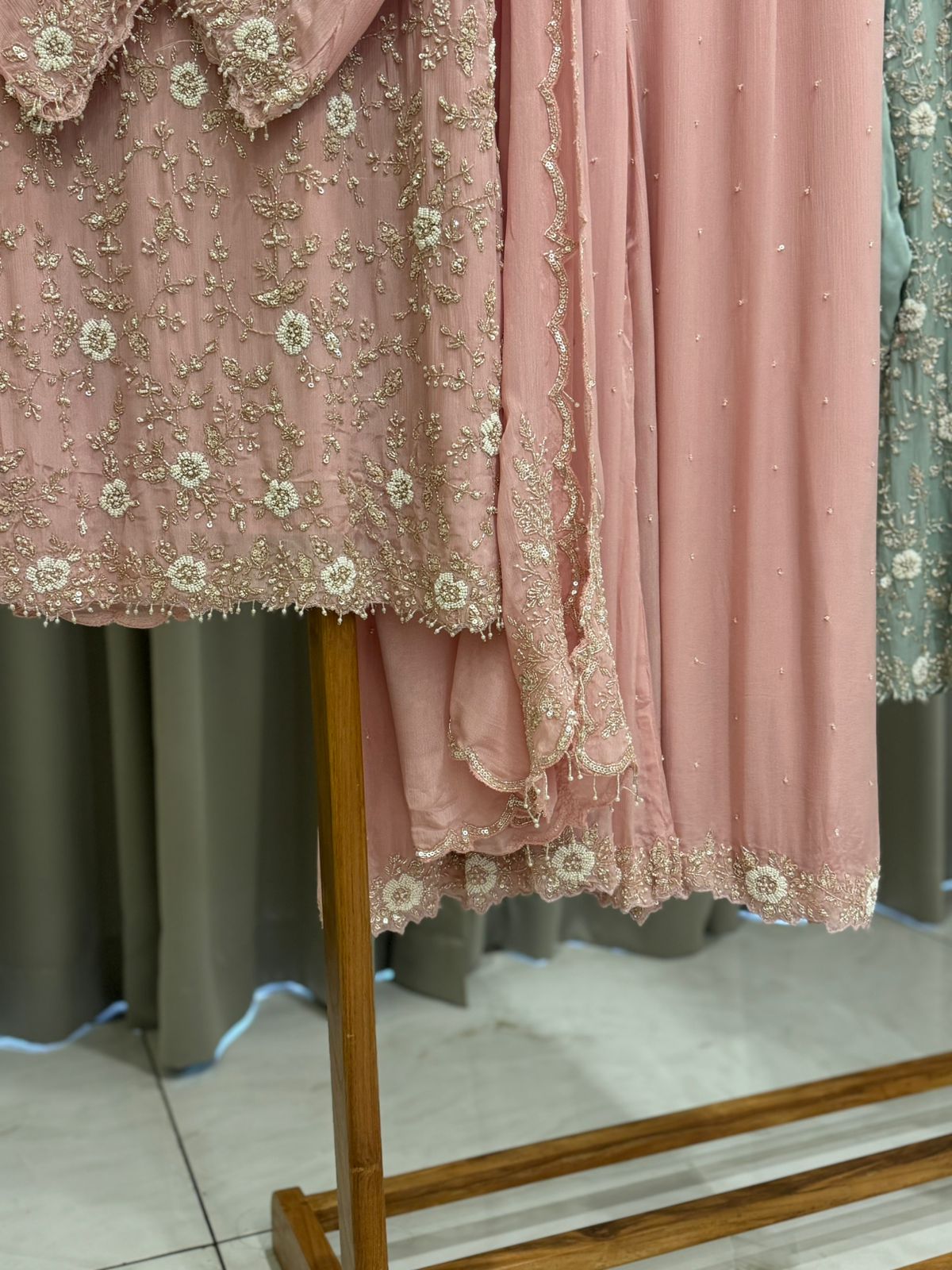 Heavy Handworked suit with sharara-9067