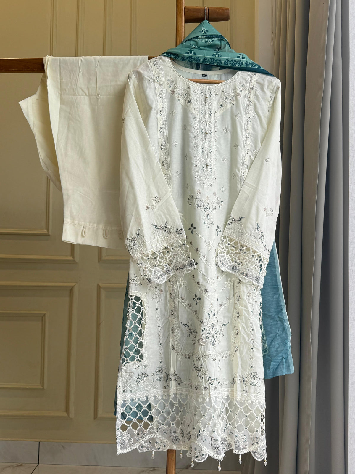 White Pink Embroidered Pakistani Suit-5364C