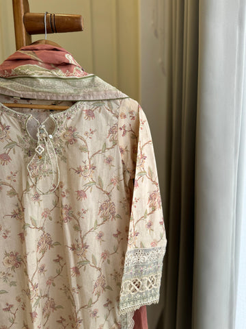 Premium Hand Embroidery Lawn Suit-3