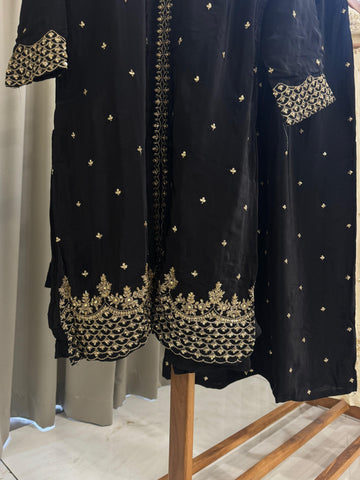 Premium Crepe suit with Handwork detailings
