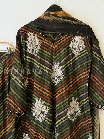 Chevron Lawn Suit with Printed Dupatta-Chiffon 1415 - Pehnava Lawns