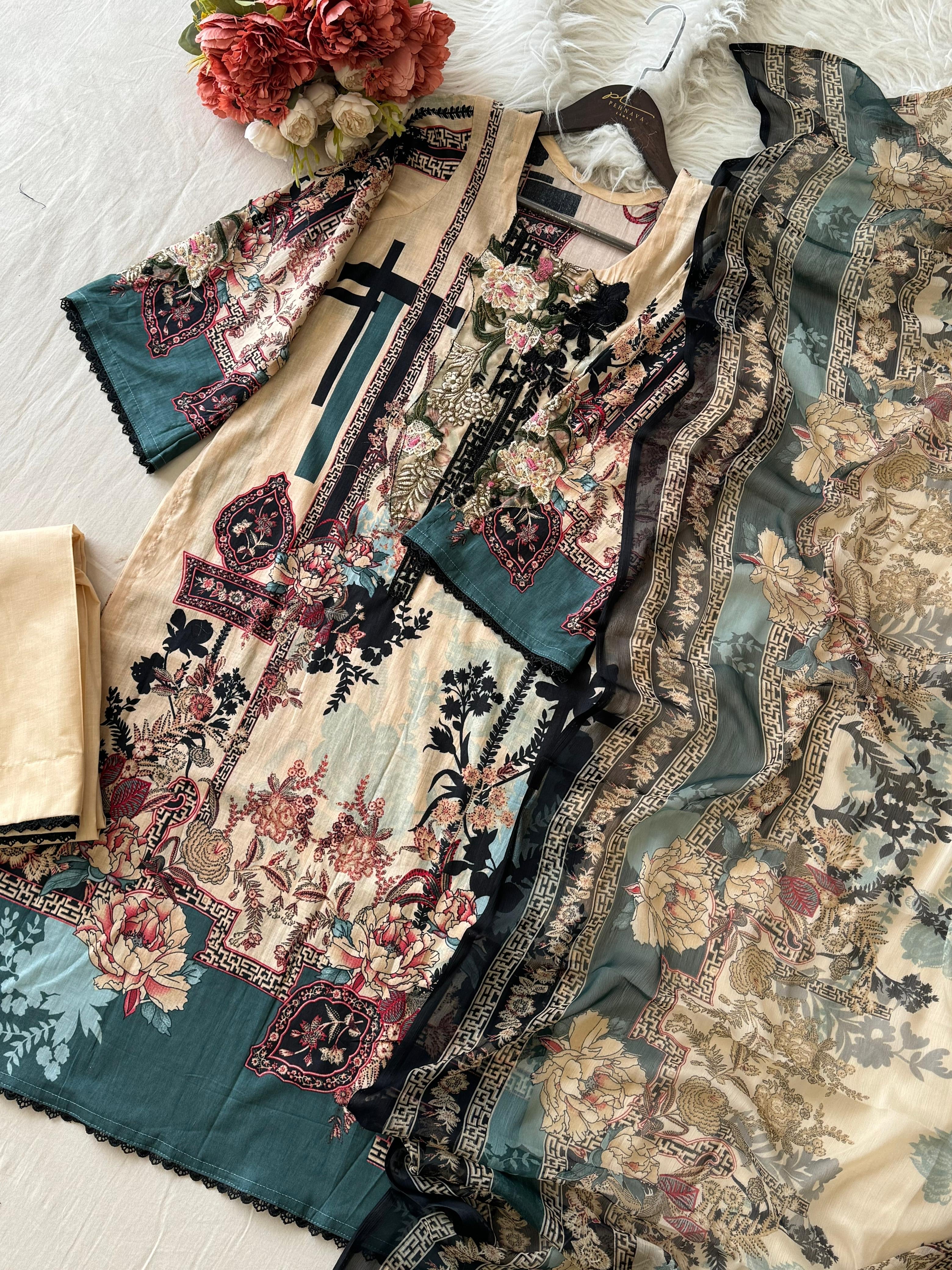 Solitaire printed offwhite suit 2172 - Pehnava Lawns