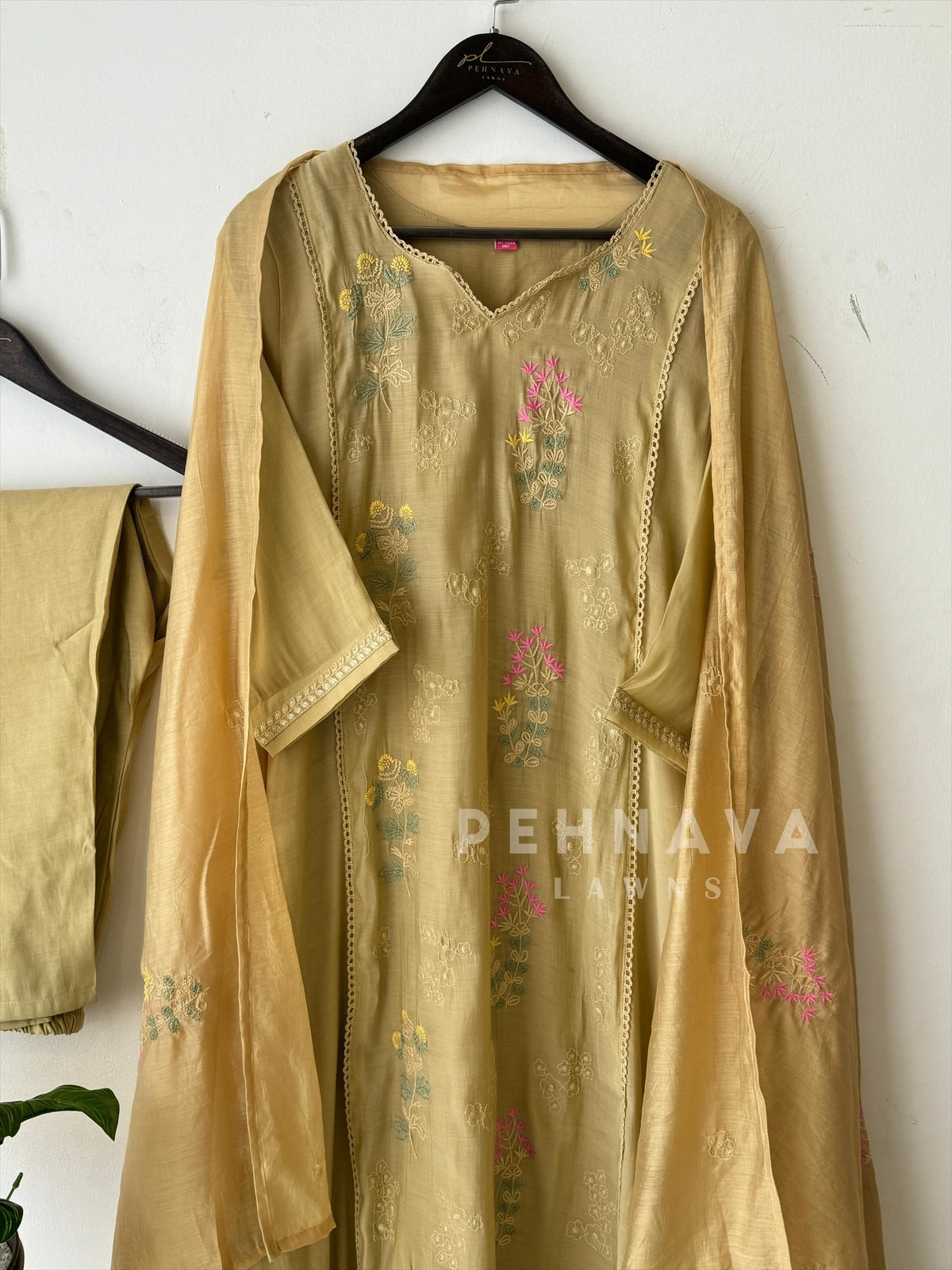 Floral Chanderi Ethnic Suit-3526 - Pehnava Lawns