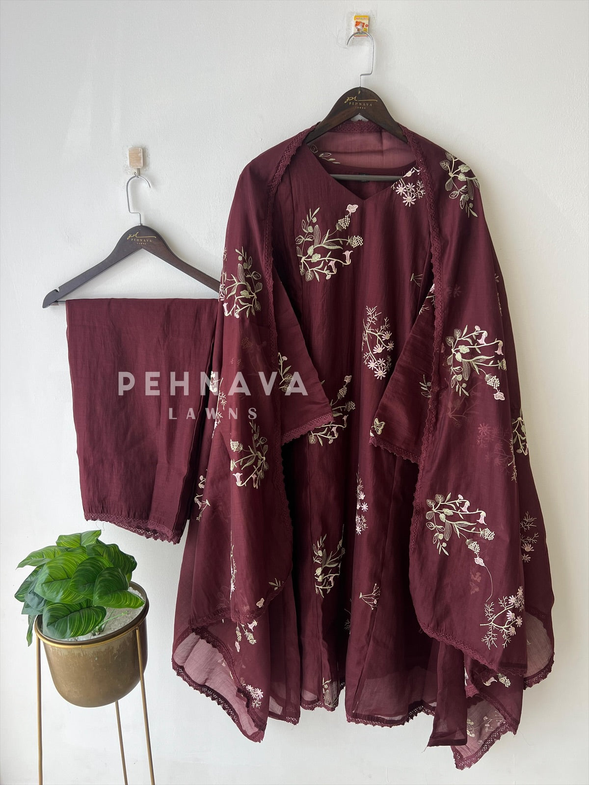 Embroidered Floral Kurta with Lace‑Trim Suit-4138 - Pehnava Lawns